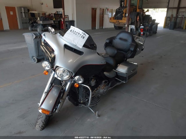 Harley-Davidson Ultra Limited Low 2015 1HD1KKL13FB658003 Image 2