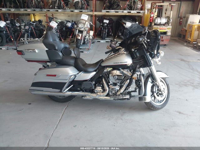 Harley-Davidson Ultra Limited Low 2015 1HD1KKL13FB658003 Image 12