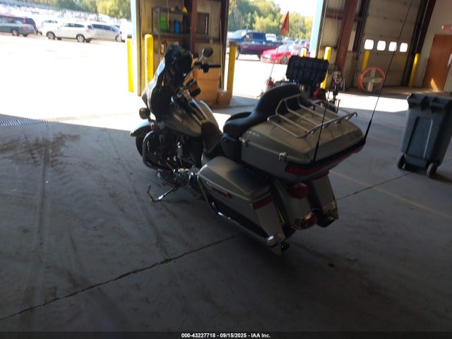 Harley-Davidson Ultra Limited Low 2015 1HD1KKL13FB658003 Image 3