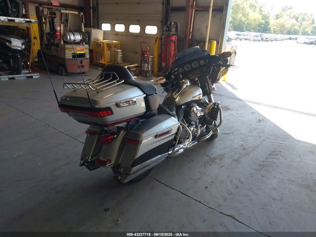 Harley-Davidson Ultra Limited Low 2015 1HD1KKL13FB658003 Image 4