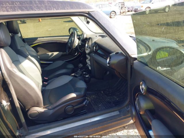 2009 MINI COOPER S CLUBMAN WMWMM33539TP93219 Photo 4