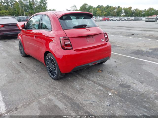 2024 FIAT 500E ZFAFFAA41RX203362 Photo 2