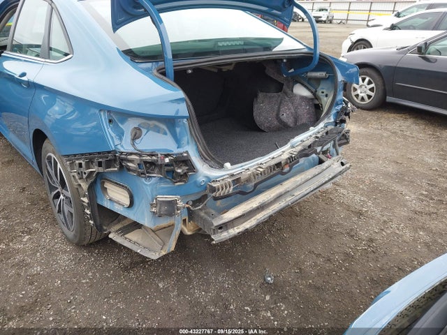 3VW7X7BU8SM076436 Volkswagen tsi