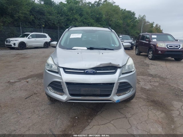 1FMCU9G94GUC83057 Ford 2016