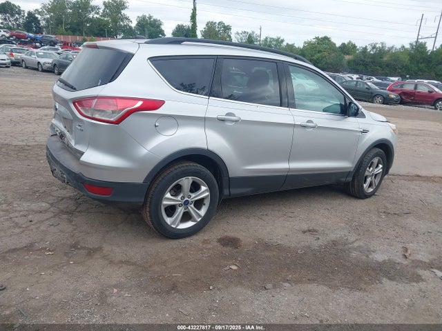 1FMCU9G94GUC83057 Ford 2016