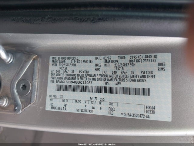1FMCU9G94GUC83057 Ford 2016