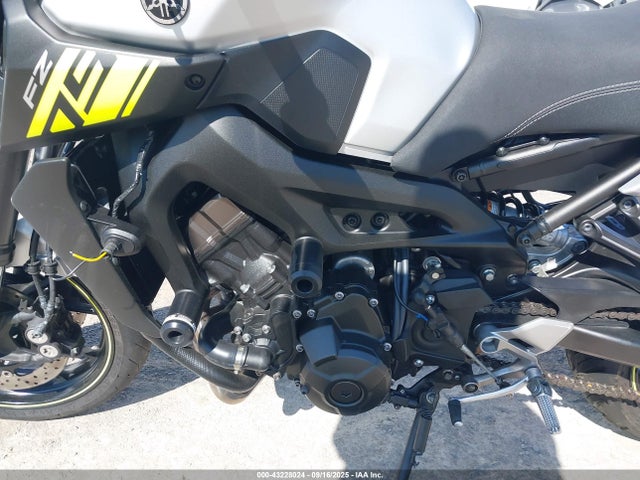 Yamaha 2017 2017 JYARN53E3HA001979 Image 9
