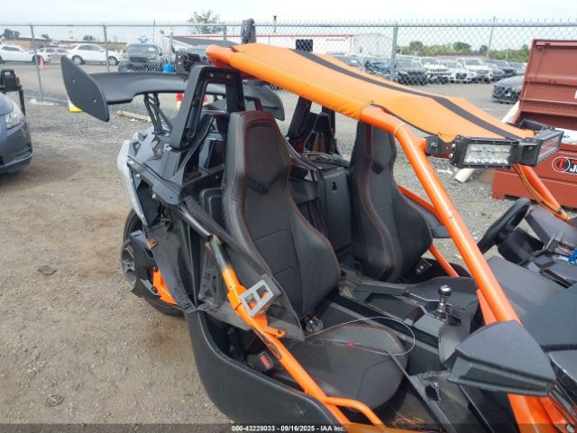 2018 POLARIS SLINGSHOT 57XAARFA9J8129645 Photo 7