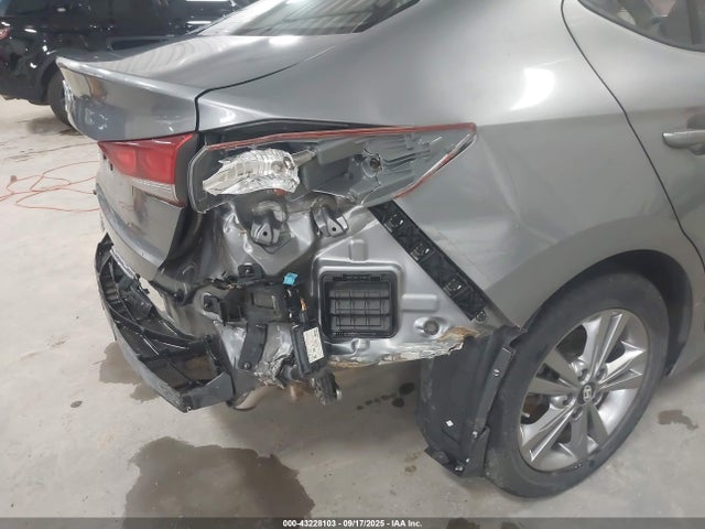 KMHD84LF8JU478304 Hyundai ELANTRA SEL