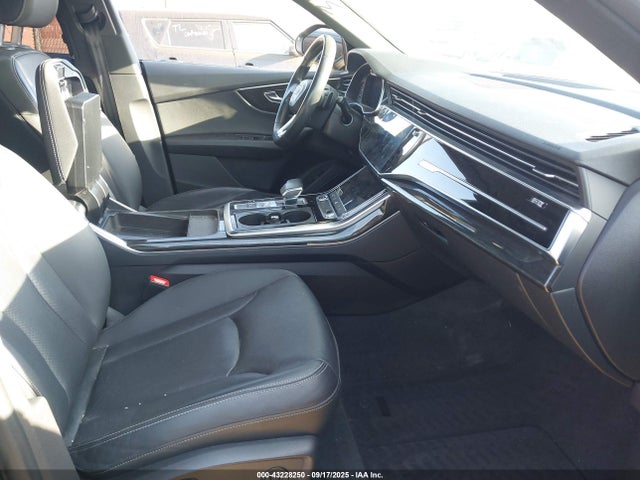 2021 AUDI Q8 WA1EVAF15MD042413 Photo 4