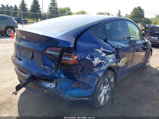 2023 TESLA MODEL Y 7SAYGDEE6PF615256 Photo 3