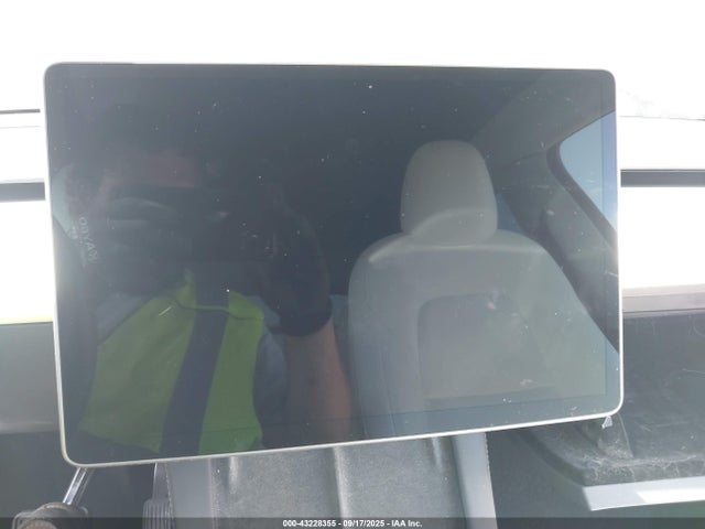 2023 TESLA MODEL Y 7SAYGDEE6PF615256 Photo 6