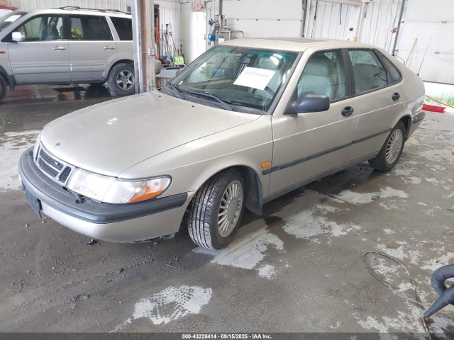 1995 SAAB 900 YS3DF55V4S2027025 Photo 1