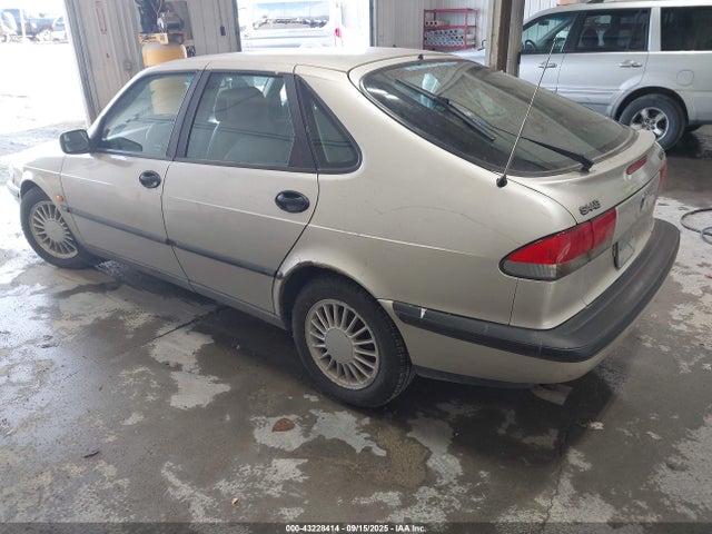1995 SAAB 900 YS3DF55V4S2027025 Photo 2