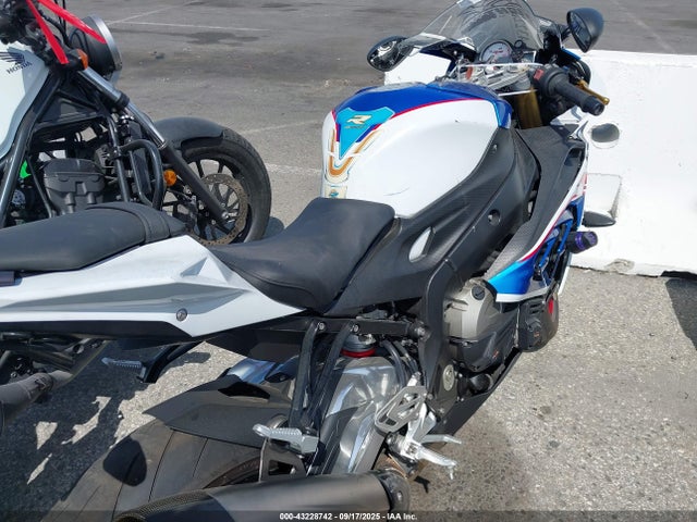 WB10D6002HZ710531 BMW 2017