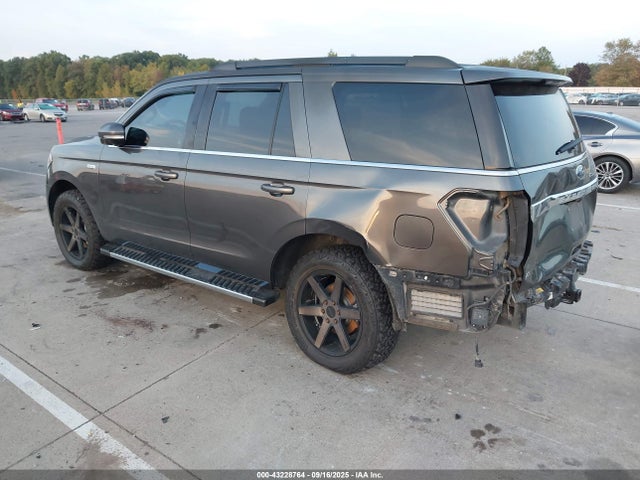Ford Expedition Xlt 2018 1FMJU1JTXJEA55546 Image 3