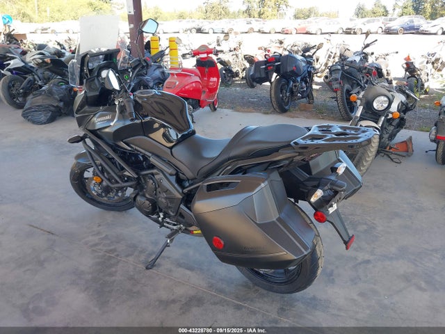 Kawasaki Versys 650 2016 JKALEEF14GDA09439 Image 3