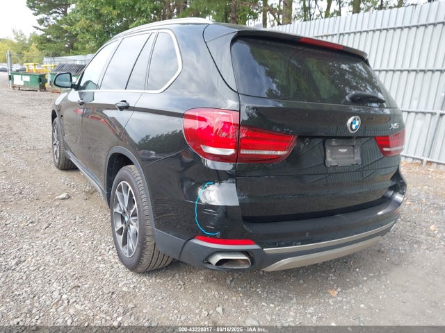 2018 BMW X5 5UXKR0C59JL076059 Photo 2