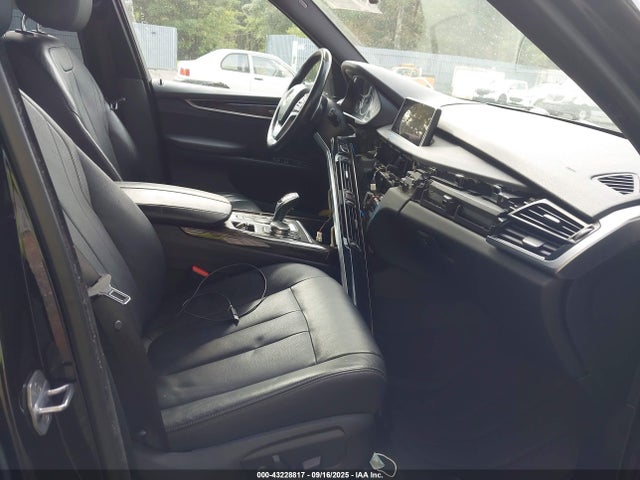 2018 BMW X5 5UXKR0C59JL076059 Photo 4