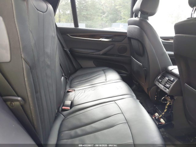 2018 BMW X5 5UXKR0C59JL076059 Photo 7