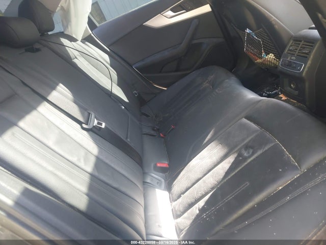 2017 AUDI A4 WAUENAF48HN006941 Photo 7