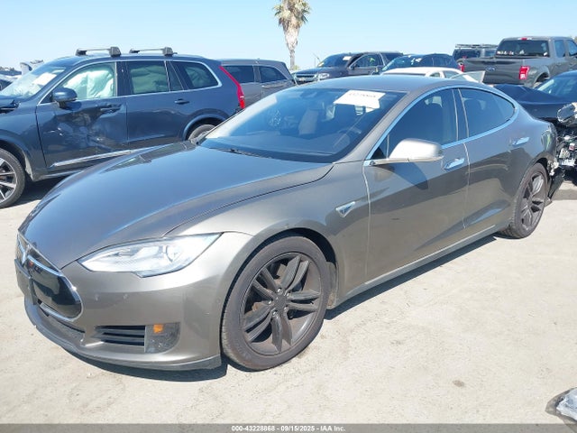 2015 TESLA MODEL S 5YJSA1E22FF113089 Photo 1
