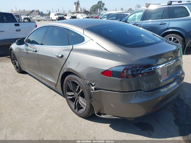 2015 TESLA MODEL S 5YJSA1E22FF113089 Photo 2