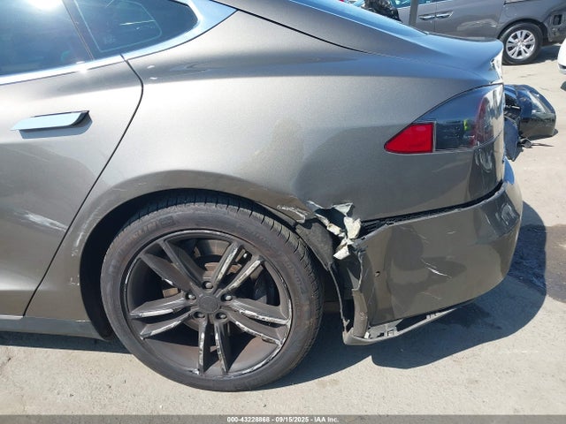 2015 TESLA MODEL S 5YJSA1E22FF113089 Photo 5