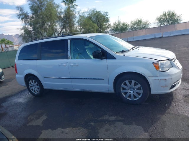 2C4RC1BG8FR730641 Chrysler Town and Country