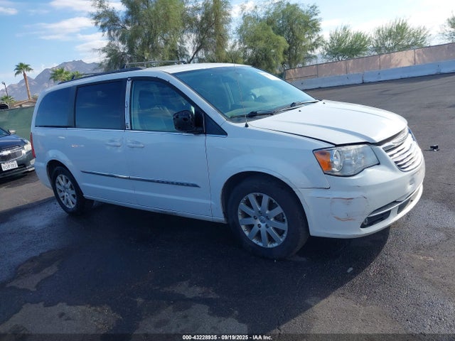 2C4RC1BG8FR730641 Chrysler Town and Country