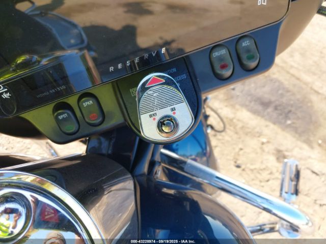 2002 HARLEY-DAVIDSON FLHTCUI 1HD1FCW112Y661981 Photo 10