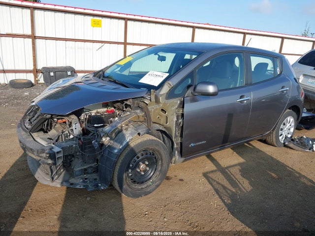 Nissan Leaf 2015 1N4AZ0CP3FC329825 Image 2