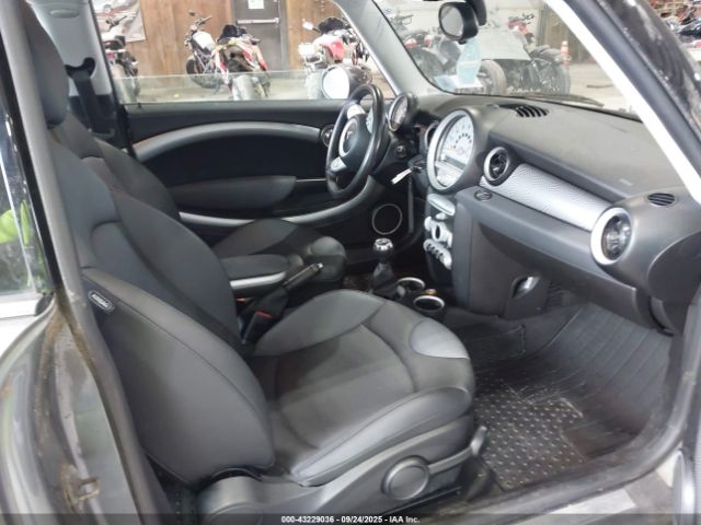 2010 MINI COOPER S WMWMF7C52ATX41201 Photo 4