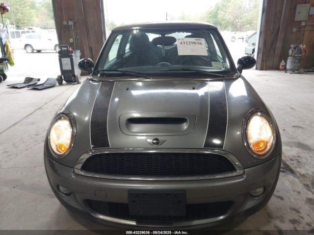 2010 MINI COOPER S WMWMF7C52ATX41201 Photo 5