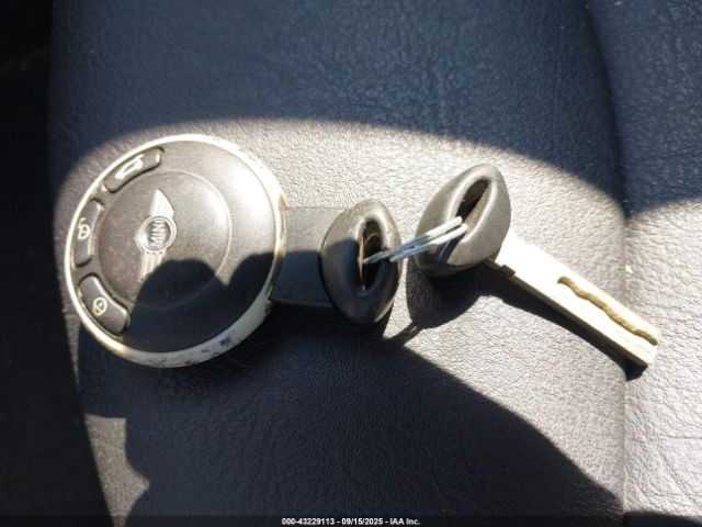 2010 MINI COOPER CLUBMAN WMWML3C51ATX38940 Photo 10