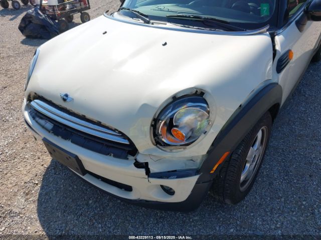 2010 MINI COOPER CLUBMAN WMWML3C51ATX38940 Photo 5