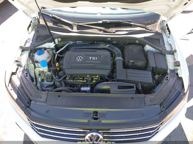 1VWAT7A33HC018139 Volkswagen tsi