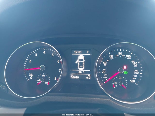 1VWAT7A33HC018139 Volkswagen tsi