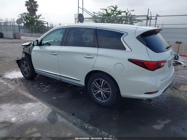 5N1AL0MN7GC512764 Infiniti 2016