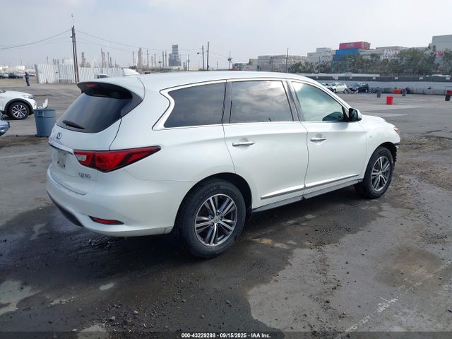 5N1AL0MN7GC512764 Infiniti 2016