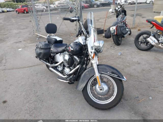 2016 HARLEY-DAVIDSON FLSTC 1HD1BWV39GB019616