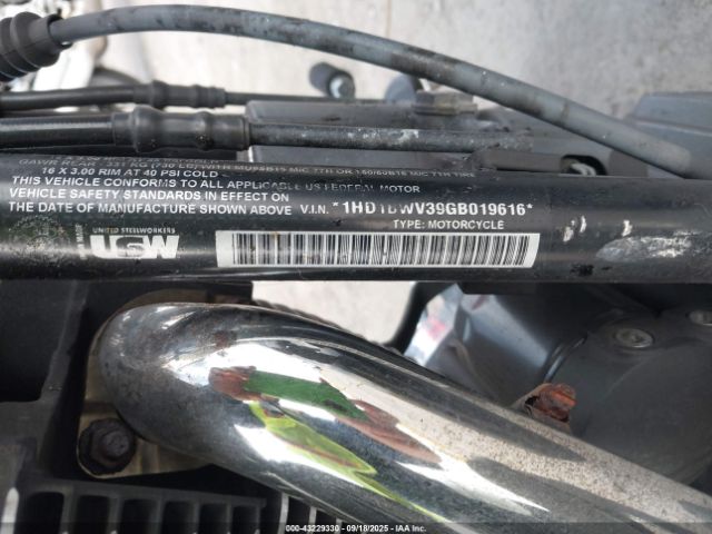 2016 HARLEY-DAVIDSON FLSTC 1HD1BWV39GB019616 Photo 9