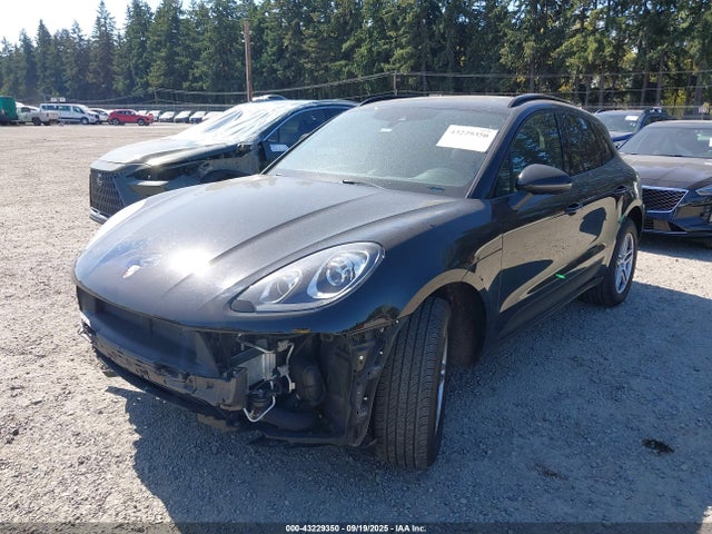 Porsche Macan 2017 WP1AA2A58HLB08463 Image 2