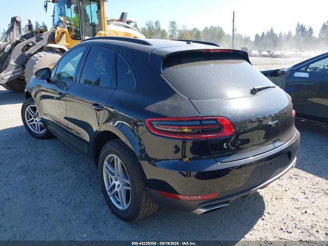 Porsche Macan 2017 WP1AA2A58HLB08463 Image 3