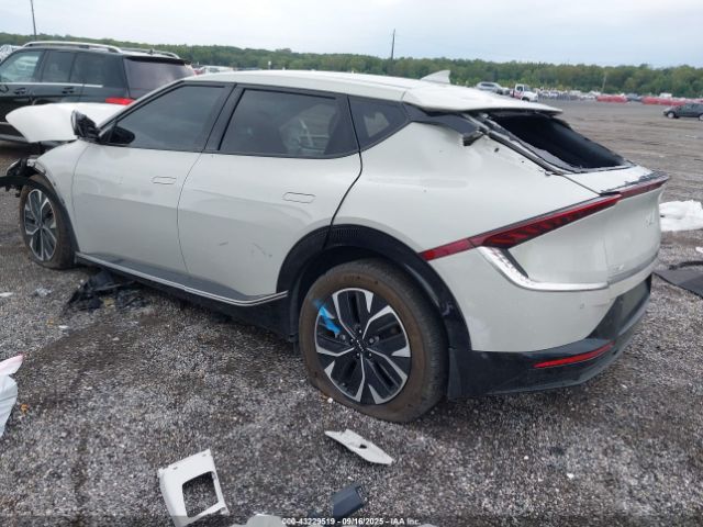 2022 KIA EV6 KNDC3DLC4N5076235 Photo 2