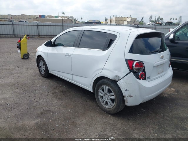 Chevrolet Sonic Lt Manual 2015 1G1JD6SB1F4131930 Image 3