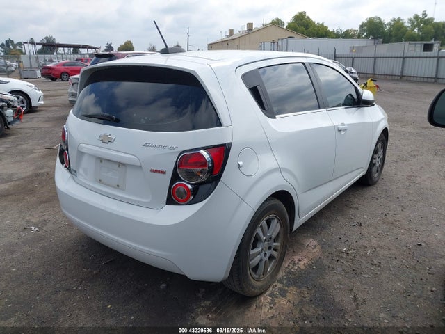 Chevrolet Sonic Lt Manual 2015 1G1JD6SB1F4131930 Image 4