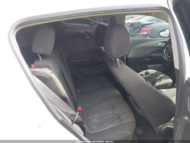 Chevrolet Sonic Lt Manual 2015 1G1JD6SB1F4131930 Image 8