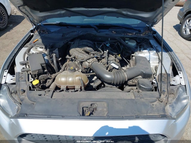 1FATP8EM1F5400976 Ford 2015