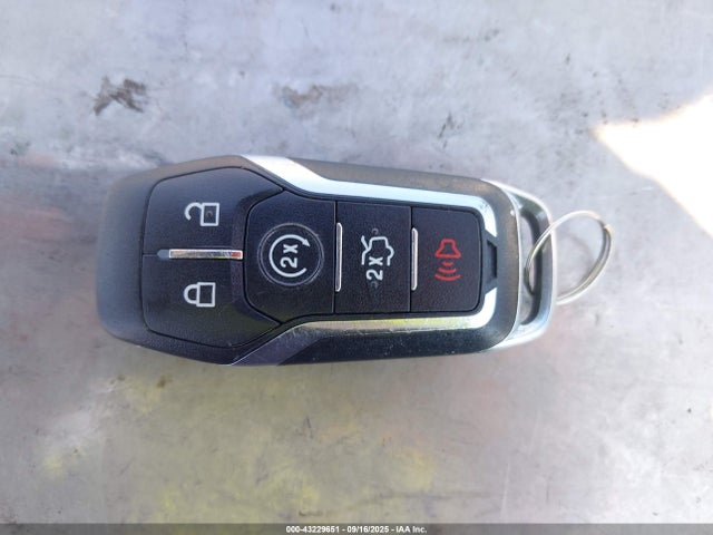 1FATP8EM1F5400976 Ford 2015